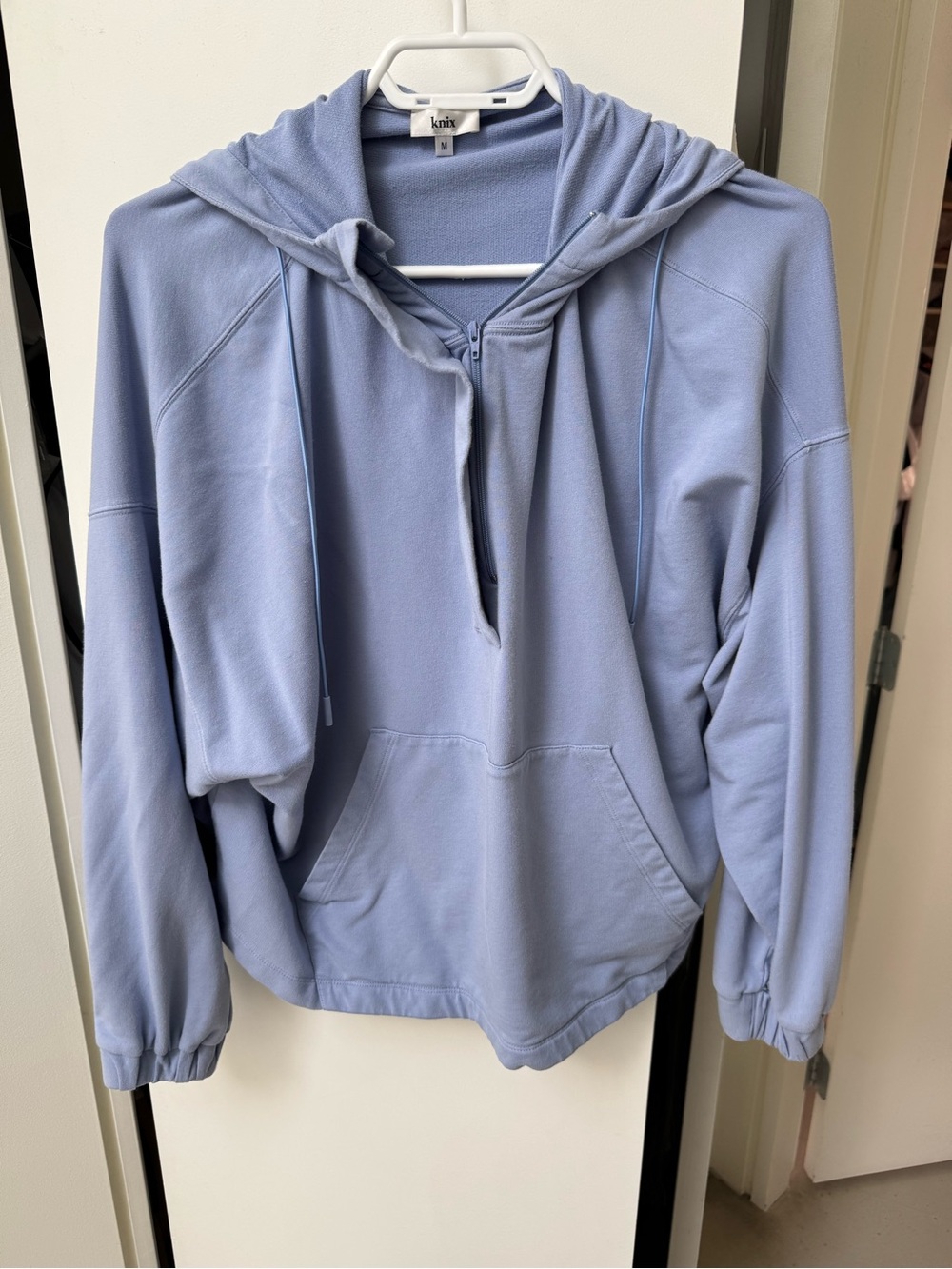 Medium Knix pullover hoodie